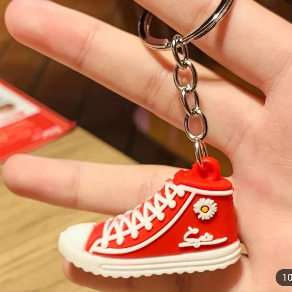 1pc daisy shoes Keychain